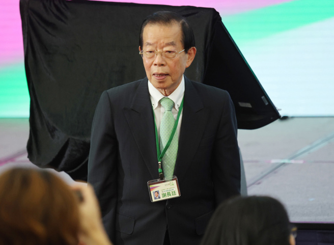 日本政府3日公布2025年秋季外国人受勋名单，向前台北驻日经济文化代表处代表谢长廷授予「旭日大绶章」。(资料照片)