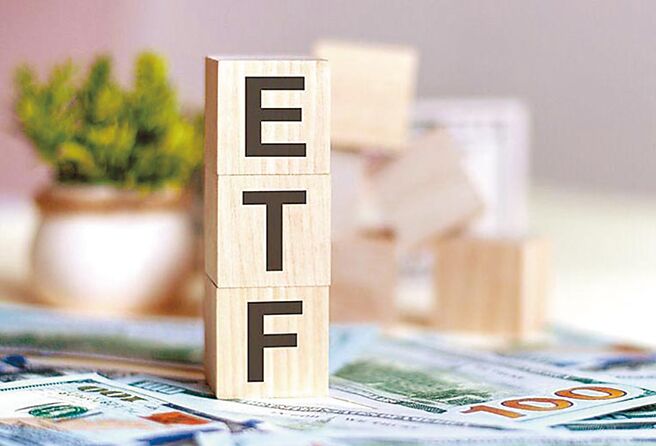 10月ETF定期定額前20名榜單揭曉，高股息、主動式ETF兩樣情，觀察前五名以主動式、市值型與鎖定美股科技最受小資族青睞。圖／Freepik