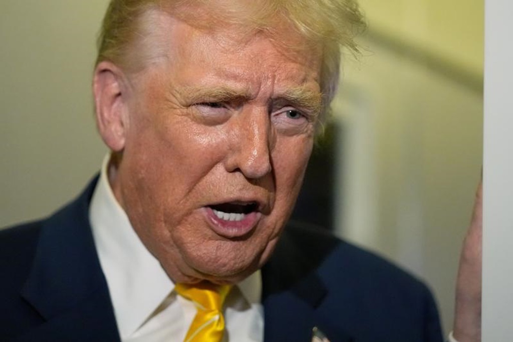 川普重手反擊艾普斯坦醜聞  令司法部調查民主黨大咖