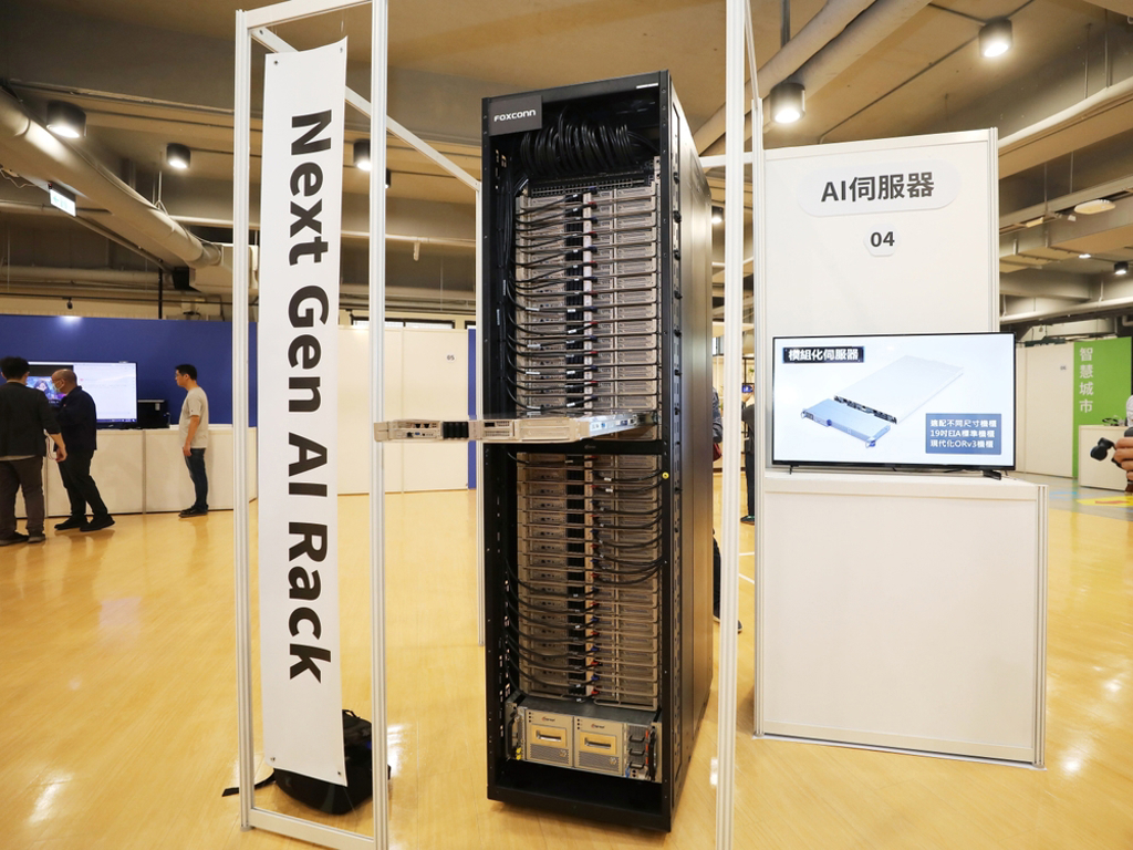 鴻海400元目標價輸慘了！這檔隱藏版老AI喊上800元 法人報告全剖析 EPS、股利政策3表掌握