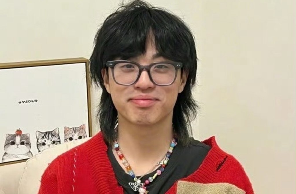 親媽3周前才發訃聞…28歲歌手「根本沒死」 凌晨宣布復活