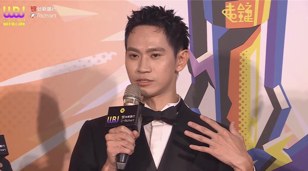 Andy老師首次一人出席走鐘獎 認「夜夜落淚難以入眠」