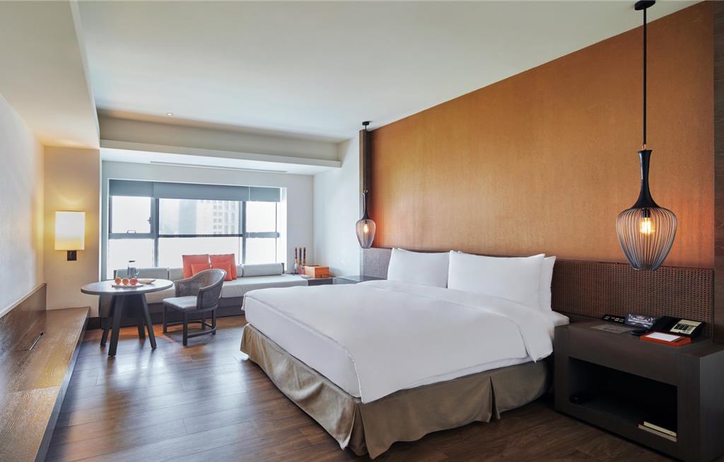 普發1萬》星級飯店推專案 住3晚免萬元、吃到飽贈焗龍蝦