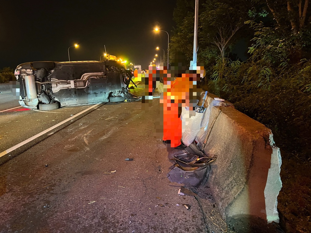 國道1新營段4車連環撞 駕駛這疏忽害4傷全線癱瘓1小時