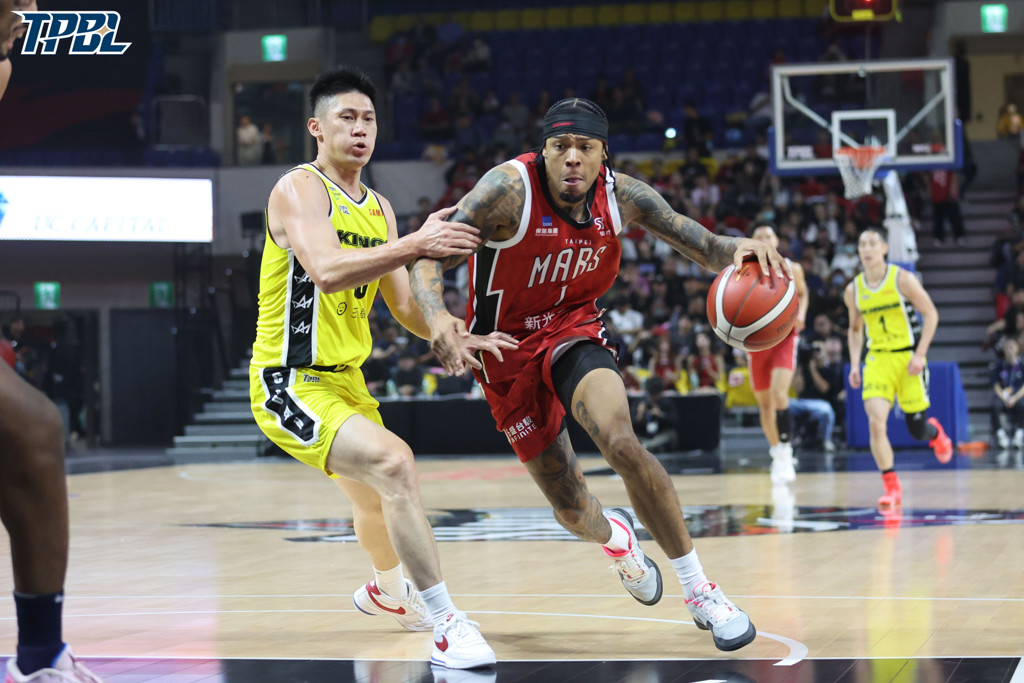 TPBL》滿場主場球迷加持!洛夫頓領軍台新戰神力挫國王
