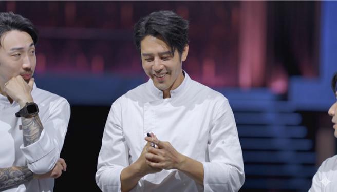 胡宇威面临左右为难。（华视提供）