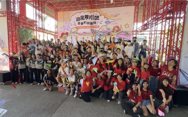 台中市政府社会局15日举办114年国际儿童人权日暨青少年成果展。（林弘笙摄）