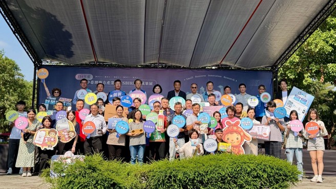 九县市「中台湾地方产业创新研发SBIR联合成果展」。(图/臺中市政府经济发展局提供)