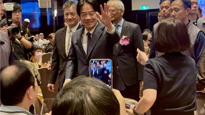 出席北市宜蘭同鄉會 賴清德博感情為林國璋助選 強調自己是宜蘭女婿 大家可把他當自己人。曾薏蘋攝