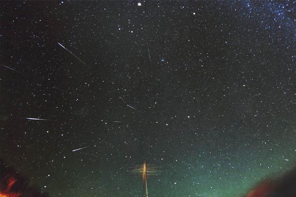 獅子座流星雨17日極大期!殘月晚升觀賞超有利