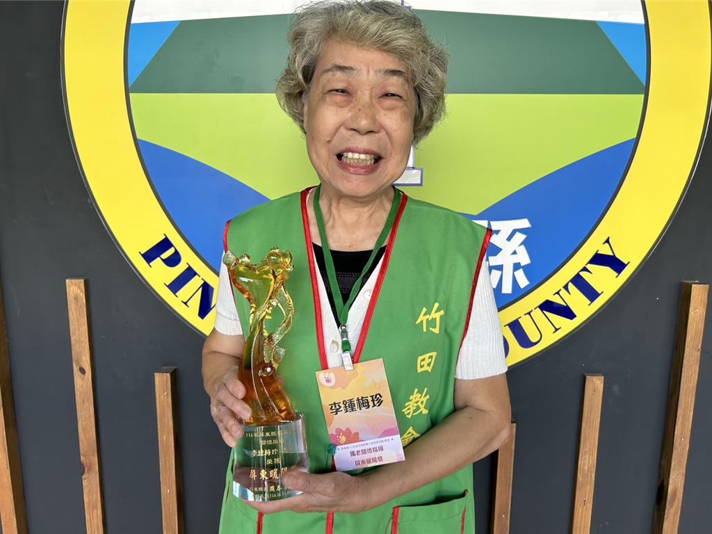 屏東8旬志工獲獎 關懷獨老暖舉曝光:他們也在陪伴我