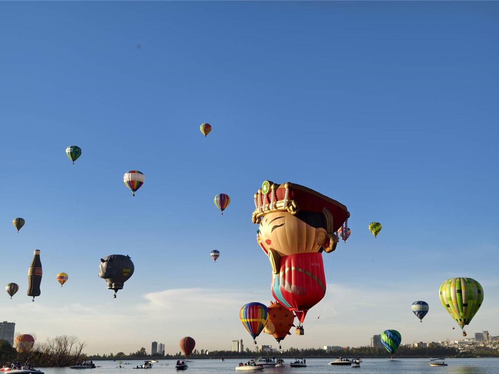 全球唯一Q版媽祖熱氣球驚豔墨西哥 限量徽章搶翻天