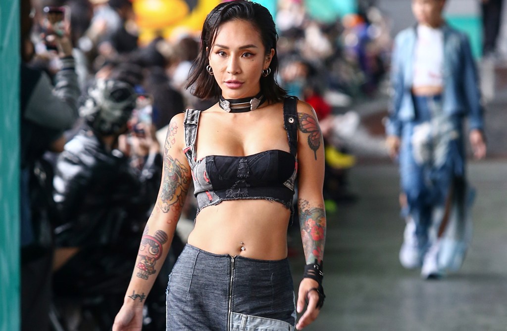 女星「前額葉失能」罹患非典型憂鬱 自曝病況虛弱送醫