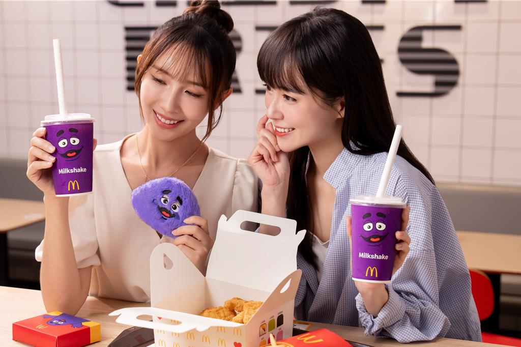 麥當勞奶昔大哥包今開賣 民眾排隊搶爆！頭香昨晚11點半就到