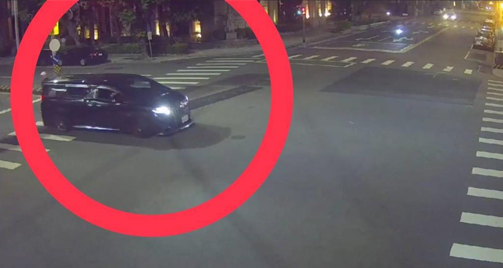 逢甲男持滅火器阻炸街車 竟遭球棒隊狂毆