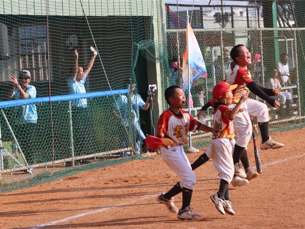省躬國小延長賽逆轉勝!滿壘保送奪台南省躬盃冠軍