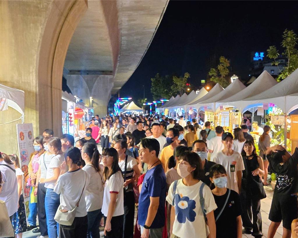 屏花漾市集第三檔登場!130攤賞花、吃美食還能抽iPad