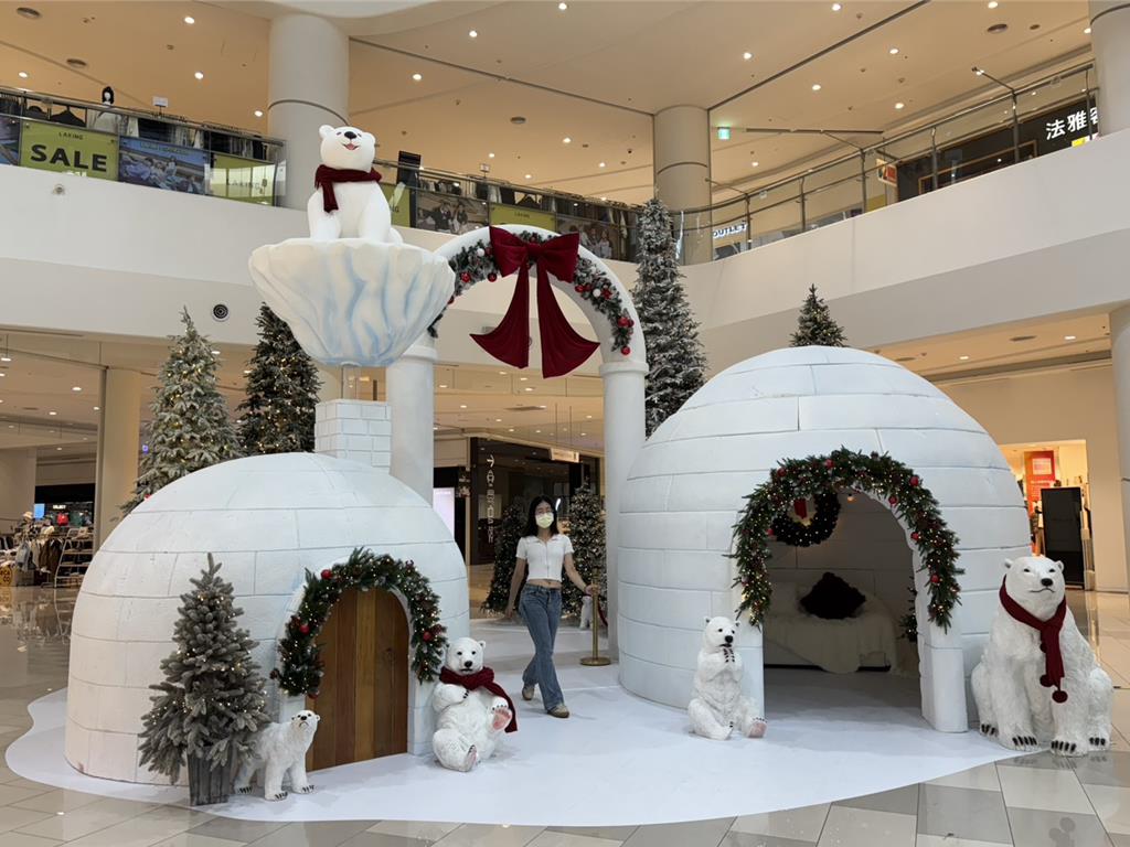 耶誕打卡開跑 SKM Park Outlets雪境童話村 宏匯廣場ESG耶誕樹吸客