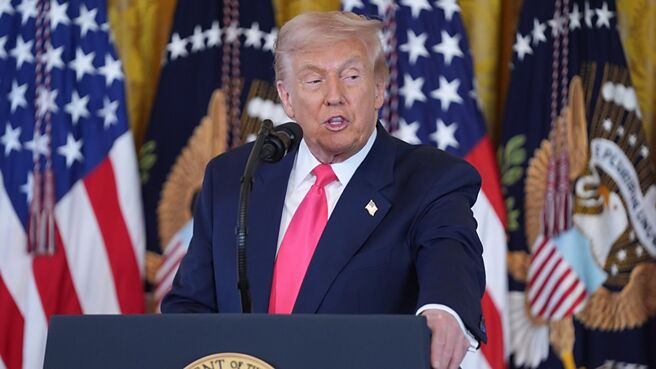 美國總統川普8月底至10月初買了至少8,200萬美元的市政債與公司債，涵蓋科技、金融與零售等產業。圖／美聯社