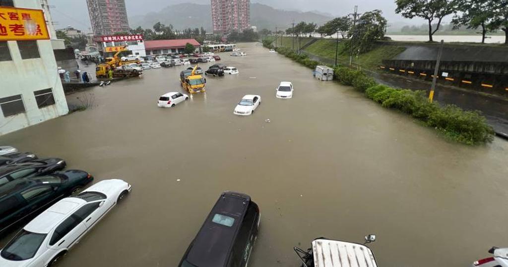 泡水車好慘！買颱風洪水險僅逾1％ 修車170萬「2原因」僅賠55萬