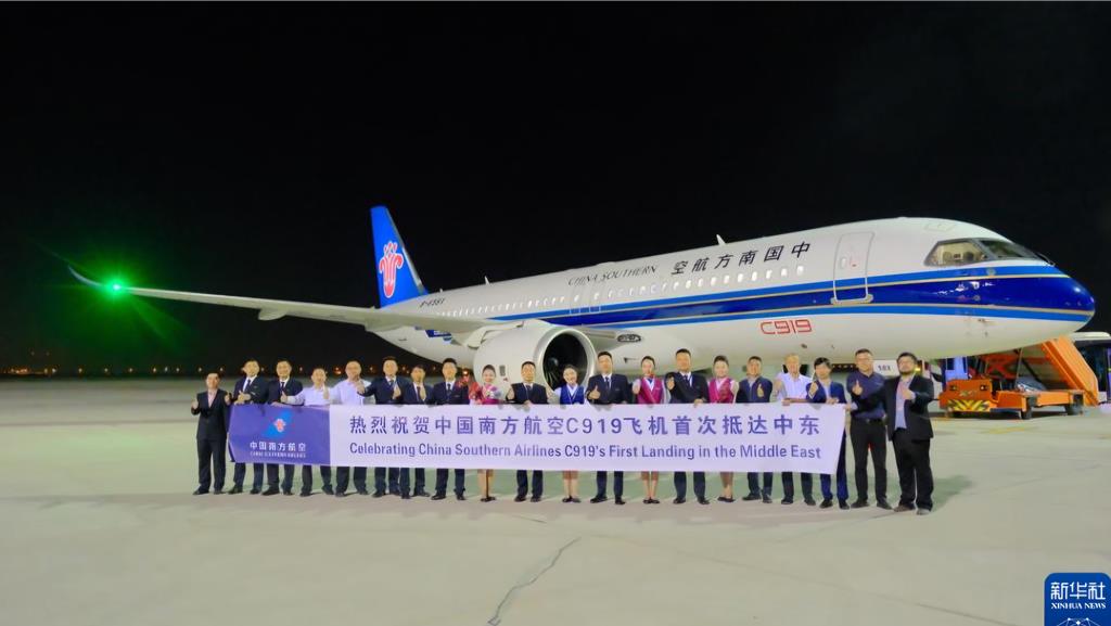 陸國產C919飛機亮相杜拜上空 空巴、波音:有競爭是好事