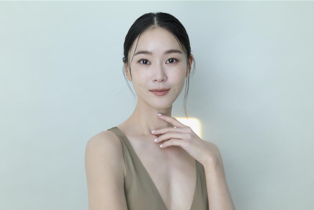 鍾瑶24歲摸到乳房異狀！「6年後獨自手術」出書寫到哭