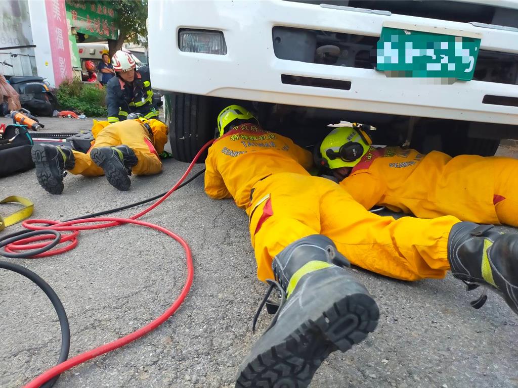豐原女清潔隊員遭大貨車輾斃 同事不捨淚崩：她工作認真