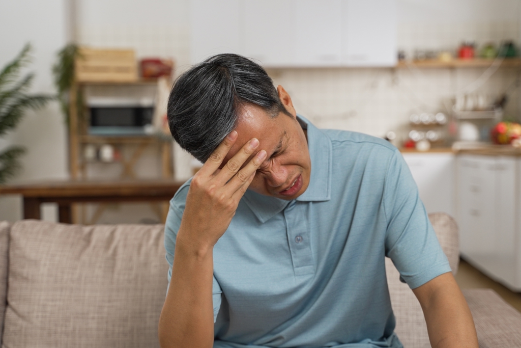 65歲翁頸動脈狹窄險中風 醫：頭暈、單眼失明是警訊