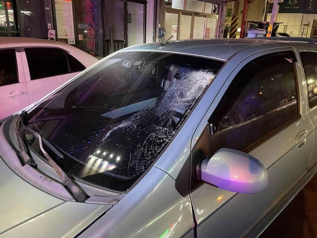 影》彰化男緩慢穿越馬路　慘遭撞飛落地重傷昏迷