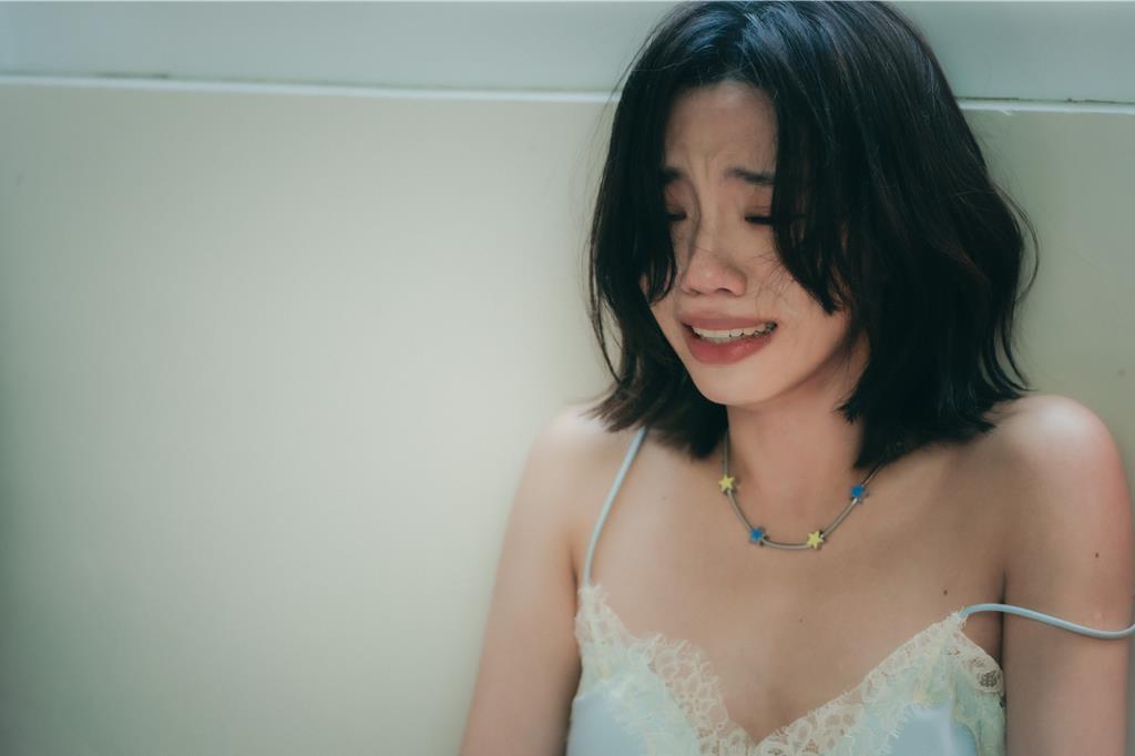 哭暈!洪佩瑜錄音清場痛哭 田馥甄喊「恐怖」噴淚