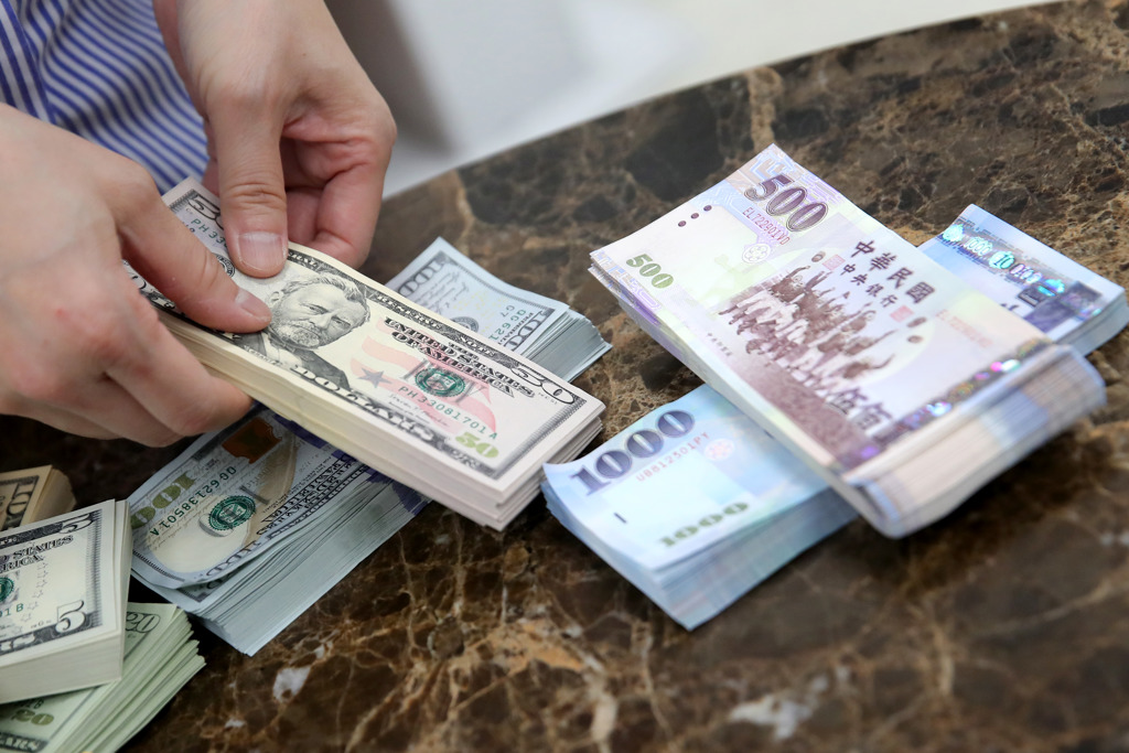 新台幣連六黑 睽違半年站回31.2元