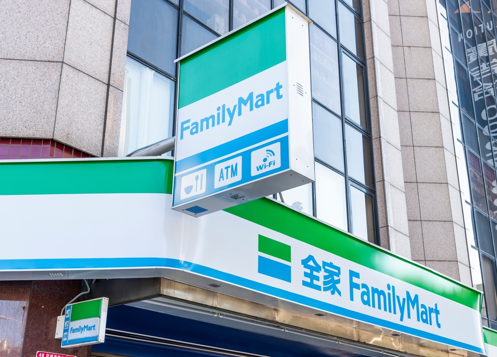 冷空氣襲下探12度 全家超商圍巾39元、羽絨衣200有找