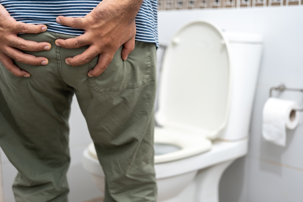 大腸癌盯上年輕人 醫曝45％患者首個症狀：別拖了