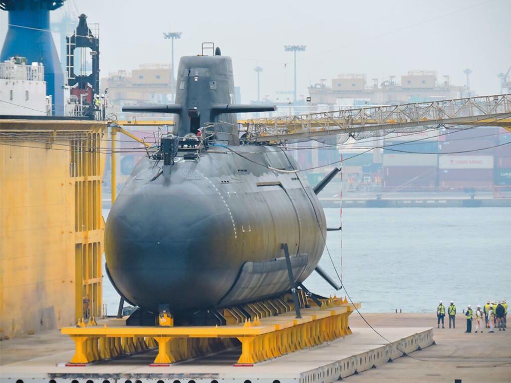 海鯤號又露面 軍事迷眼尖發現疑似「水痕線」