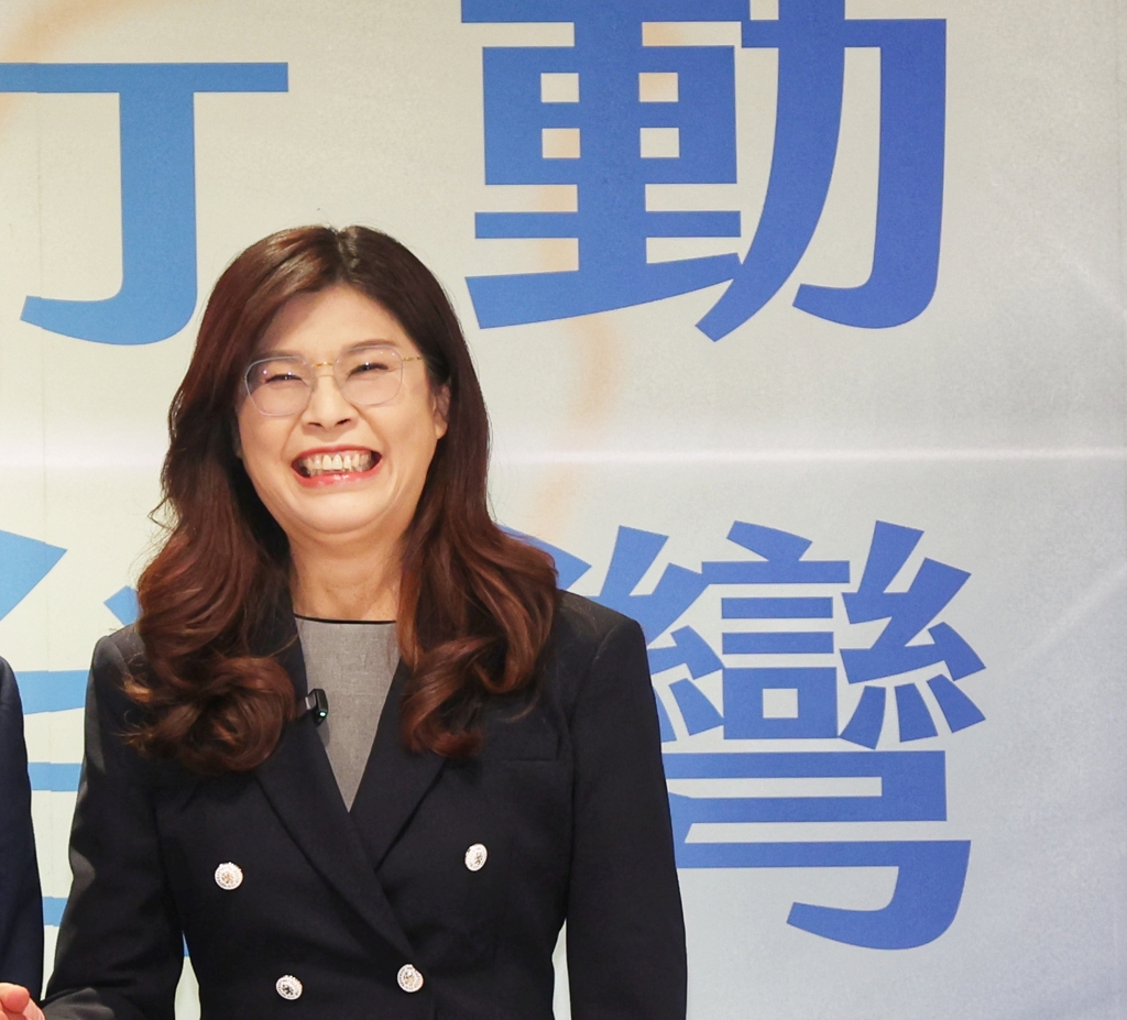 作家示警藍白合2024教訓   王育敏曝1大差異