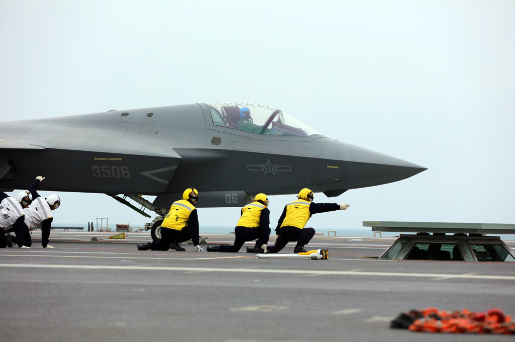 影》與日為台唇槍舌劍秀拳頭 陸曝新航母首實戰軍演