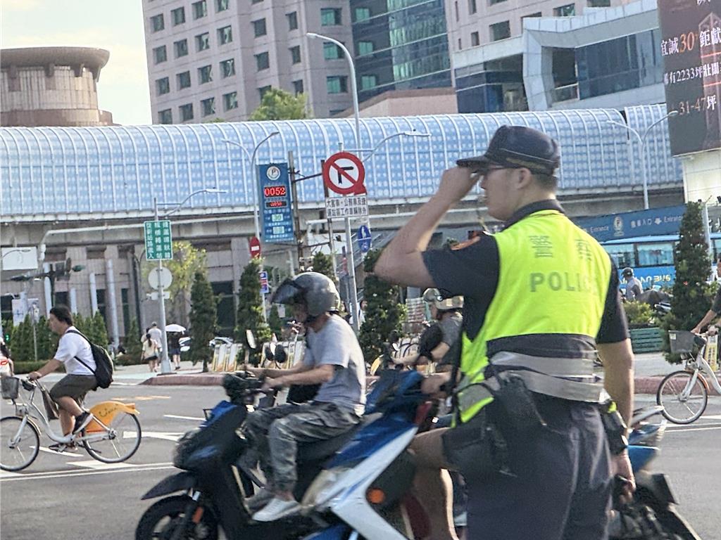 海山警規定吃飯「只有30分鐘」 基層嗆:小學生膩!分局回應了