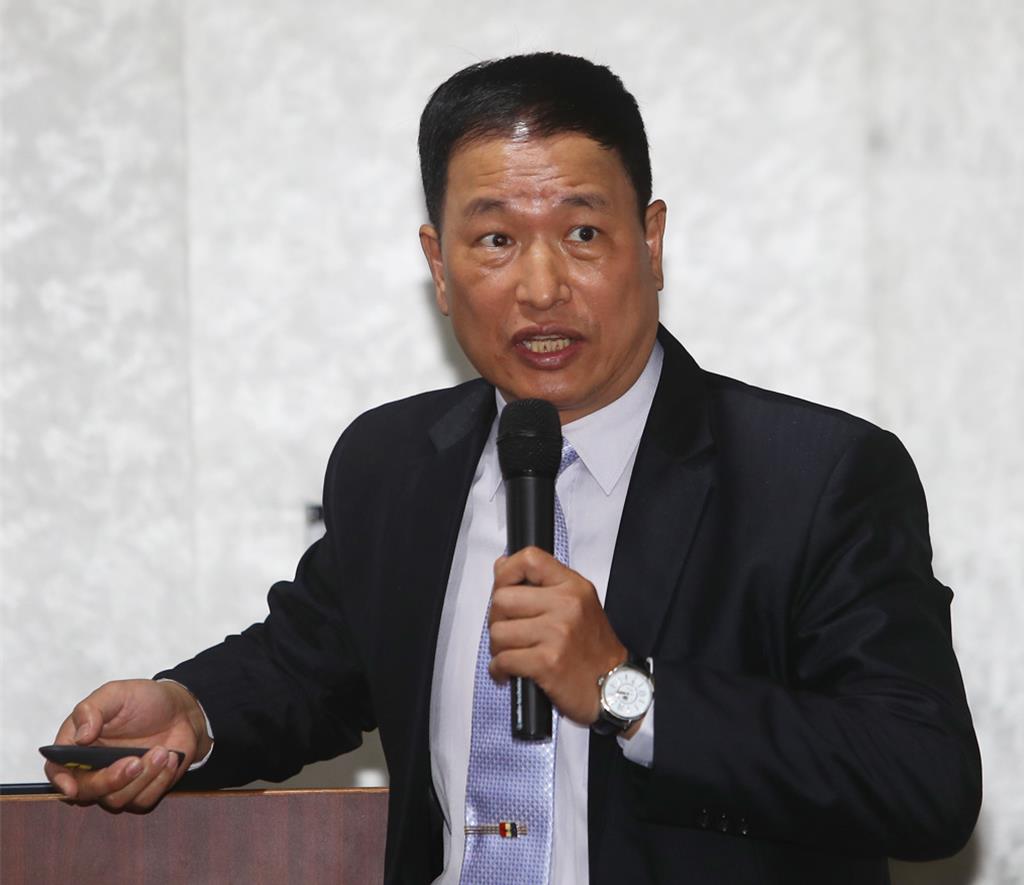 正式徵求中正萬華看板 張延廷:貧困童工出身 了解基層疾苦