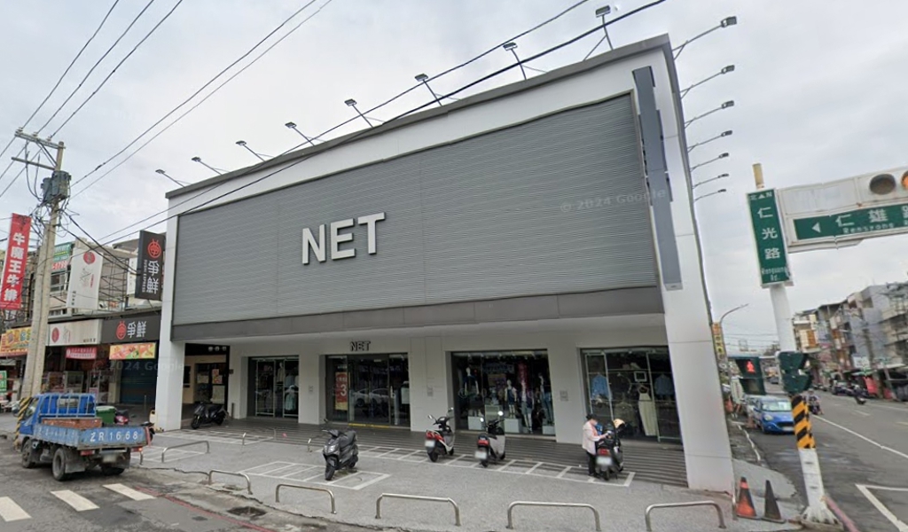 阿嬤搭代步車只能站門口看 NET店員1舉動20萬人暖哭:用新台幣下架