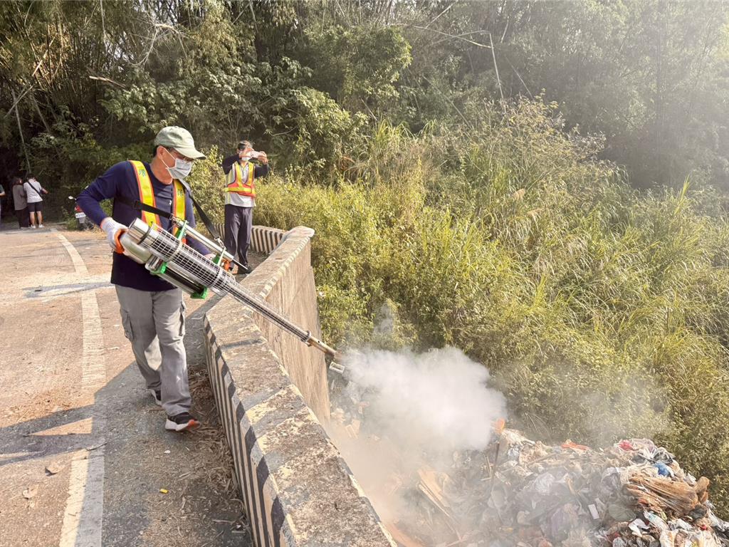 有利可圖?家用垃圾濫倒山坡地 不肖業者疑省焚化爐處理費