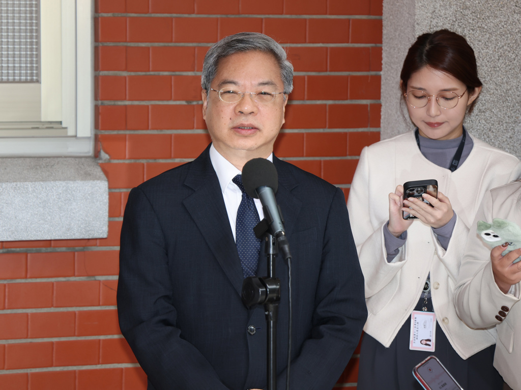 才嗆經濟學人「有病」 龔明鑫強調:匯率波動太大可干預