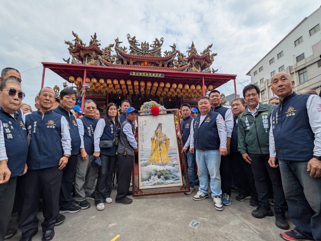 北港媽祖蒞臨台南 永康姑婆廟邀市府副秘書長獻畫恭迎聖駕