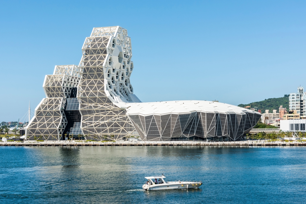 高雄前11月促參達896億 暫居全國雙料冠軍