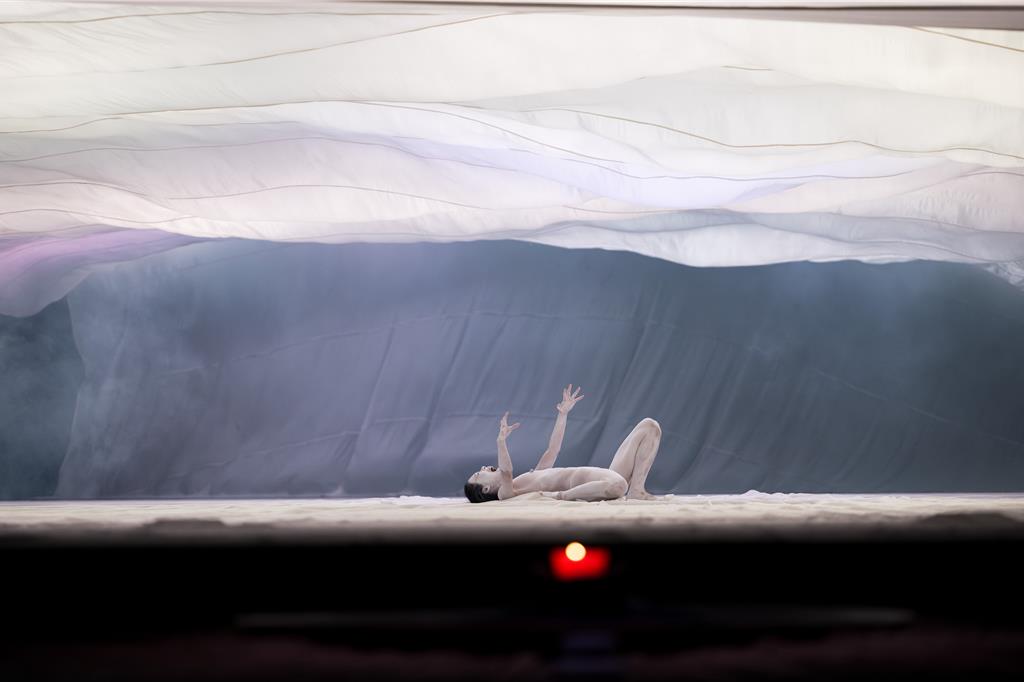 無垢舞團《潮》重返國家戲劇院 經典甩髮舞震撼回歸