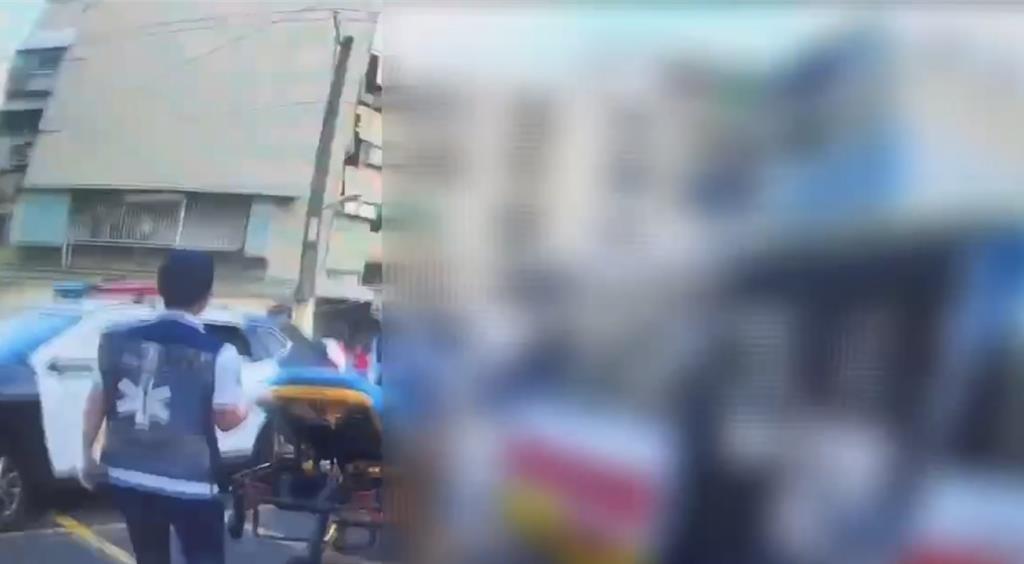 高雄男持刀咆哮鄰居全嚇壞　警消趕到場將人送醫
