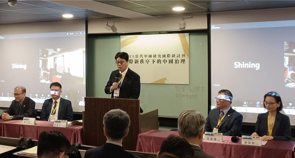 堅持民選適用國籍法  陸配參政權死亡？邱垂正：仍可應考服公職