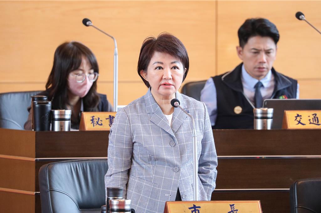 賓賓哥校園直播、偷感謝狀 中市府裁罰13萬 校長怒報警告竊盜