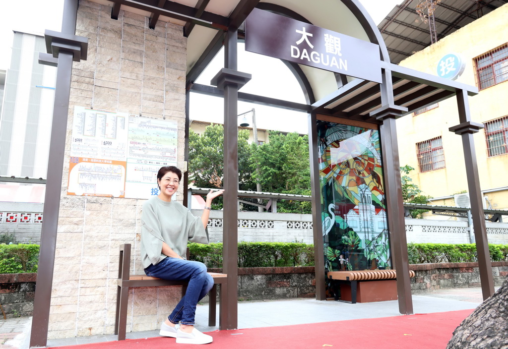 南投縣智慧候車亭剪綵啟用        提供更貼心的公共運輸服務