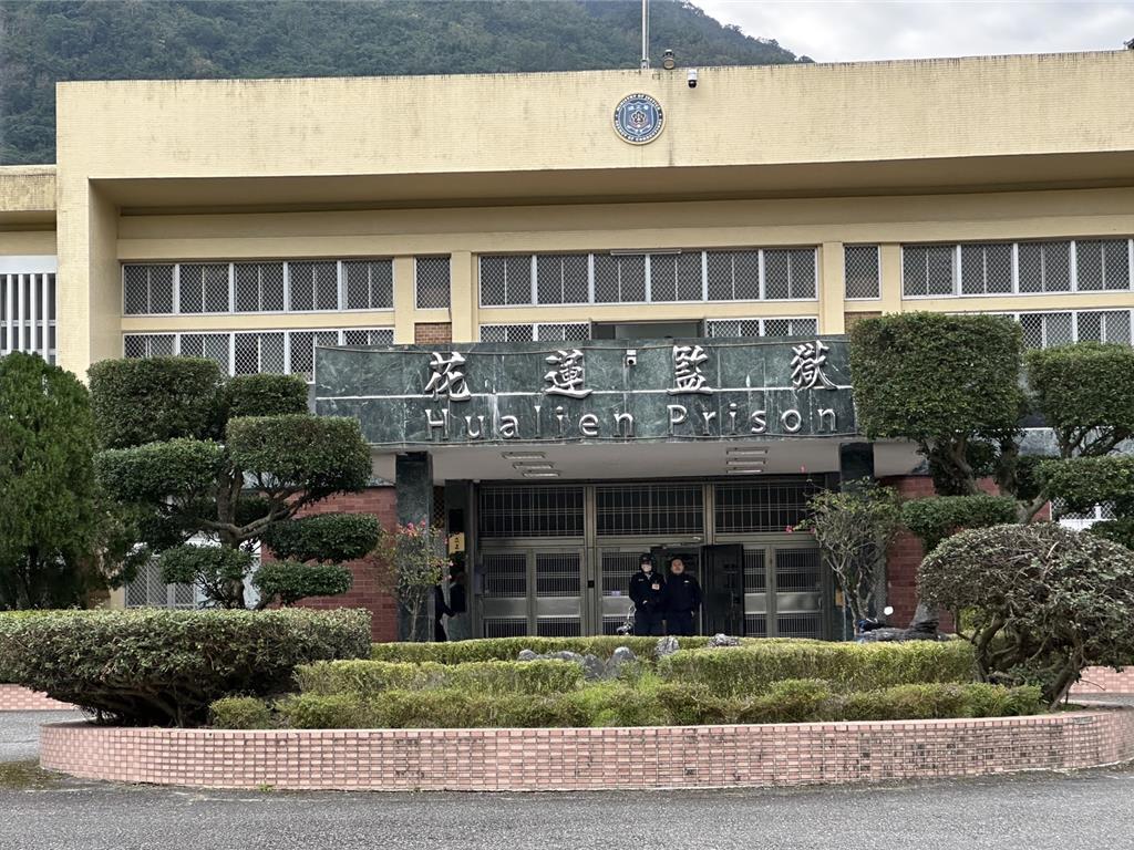 全台首例！無人機闖花蓮監獄  暗夜空投「阿比與檳榔」給受刑人 