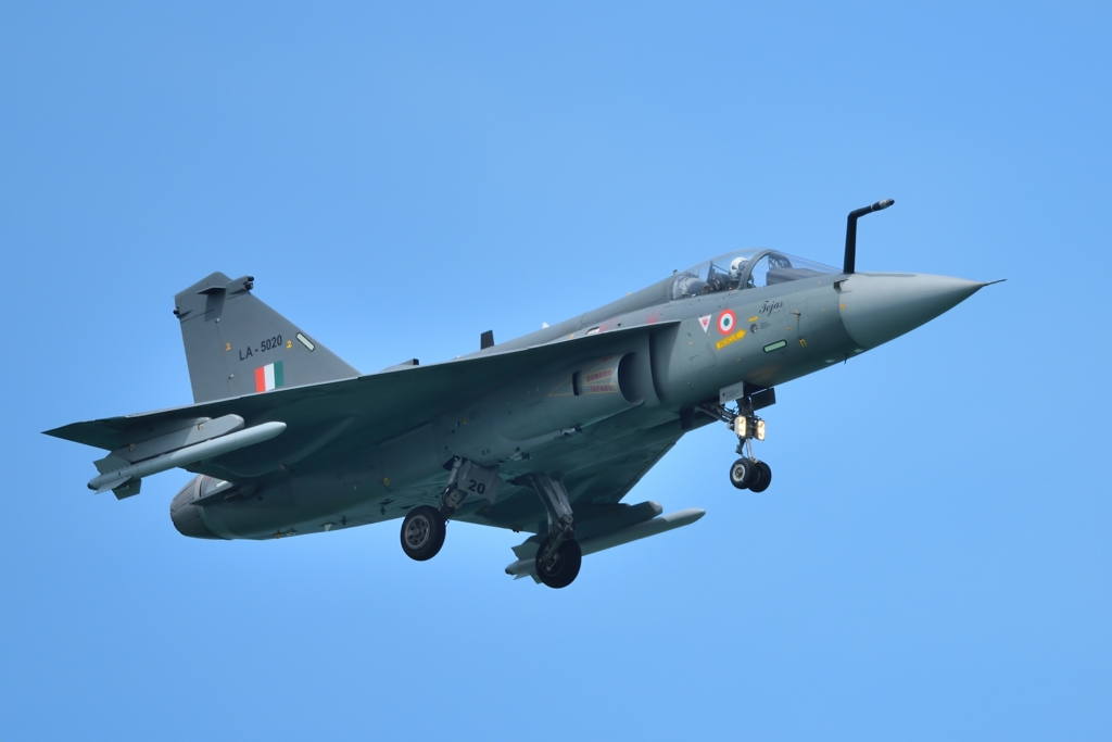 快訊》杜拜航展印度「光輝戰機」墜毀爆炸!飛行員生死未卜